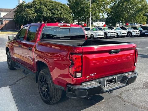 Used 2025 Chevrolet Colorado W/T w/ WT Custom Package RWD image 6
