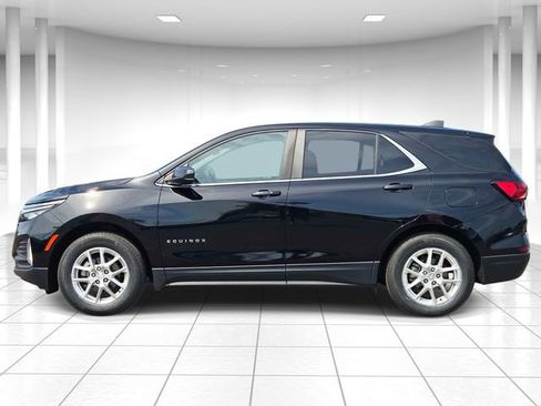 Used 2023 Chevrolet Equinox LT FWD image 2