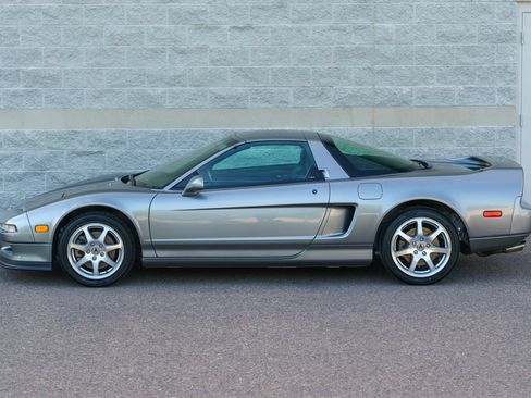 Used 1999 Acura NSX T RWD image 23