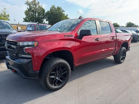 Used 2021 Chevrolet Silverado 1500 LT Trail Boss w/ Convenience Package II AWD/4WD image 2