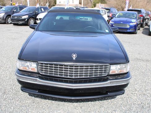 Used 1995 Cadillac De Ville Sedan FWD image 3