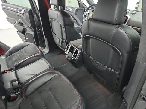 Used 2016 Porsche Cayenne GTS image 11