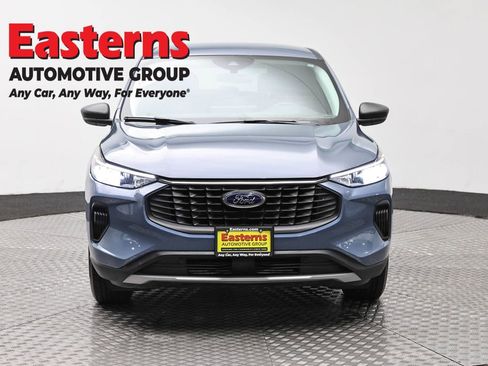 Used 2023 Ford Escape Active w/ Tech Pack #1 AWD/4WD image 2