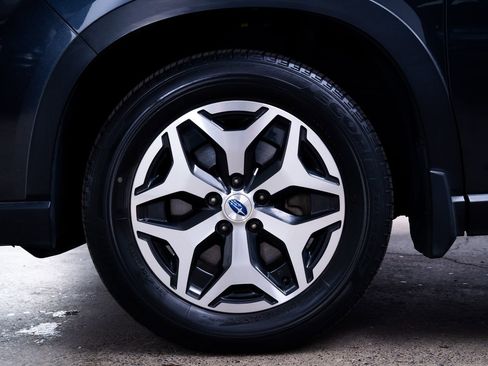 Used 2019 Subaru Forester Premium AWD/4WD image 7