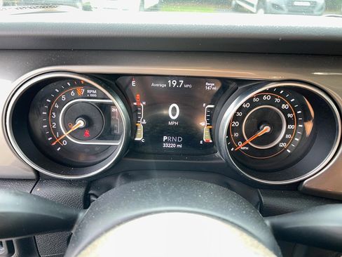 Used 2023 Jeep Gladiator Overland AWD/4WD image 18