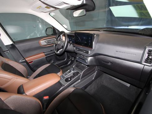 Used 2025 Ford Bronco Sport Outer Banks w/ Outer Banks Tech Package+ AWD/4WD image 21