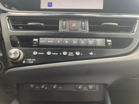 Certified 2025 Lexus ES 350 w/ Premium Package image 29