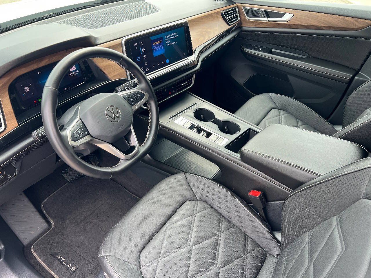 Used 2024 Volkswagen Atlas SE AWD/4WD image 14