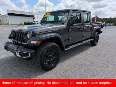 Used 2024 Jeep Gladiator Sport