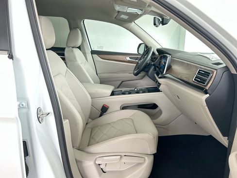 Used 2026 Volkswagen Atlas SE image 33