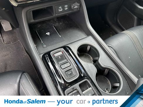 Used 2023 Honda Pilot Touring image 18