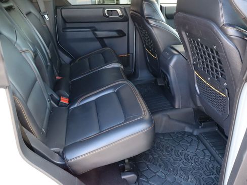 Used 2024 Ford Bronco Badlands AWD/4WD image 16