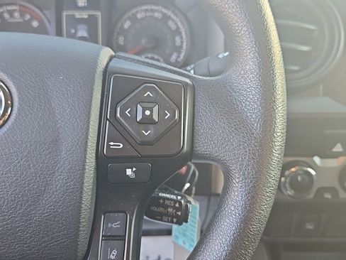 Used 2022 Toyota Tacoma SR image 17