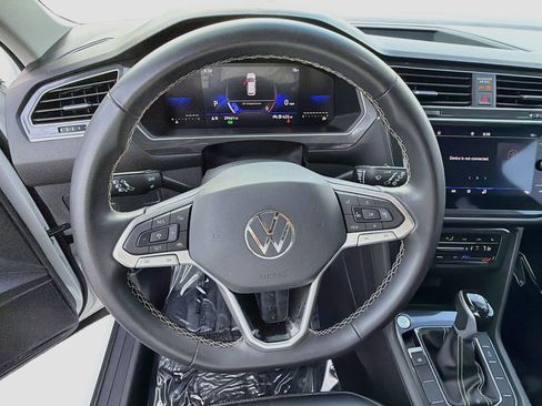 Certified 2024 Volkswagen Tiguan SE w/ Panoramic Sunroof Package FWD image 42