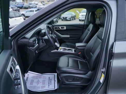 Used 2023 Ford Explorer XLT w/ Equipment Group 202A image 22