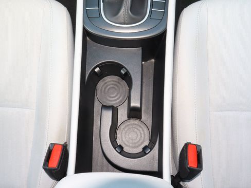 Used 2025 Hyundai Kona SEL FWD image 18