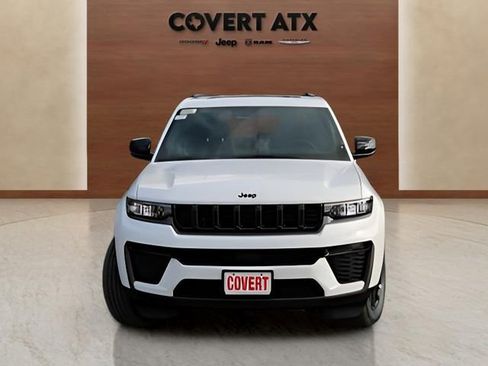 New 2026 Jeep Grand Cherokee Altitude image 8