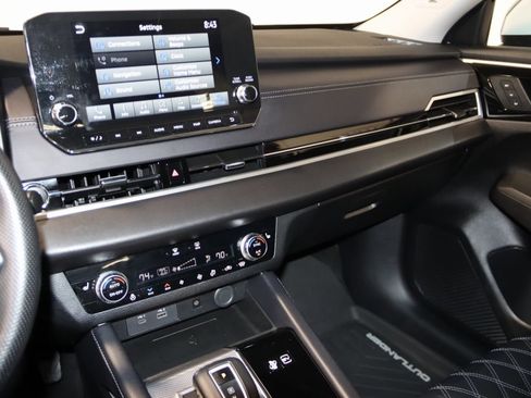 Used 2023 Mitsubishi Outlander SEL image 51