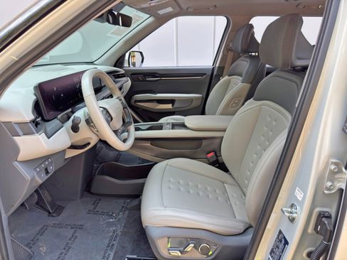 Used 2024 Kia EV9 Wind AWD/4WD image 16