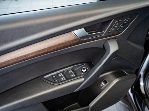 Certified 2025 Audi Q5 2.0T Premium w/ Convenience Plus Package image 22