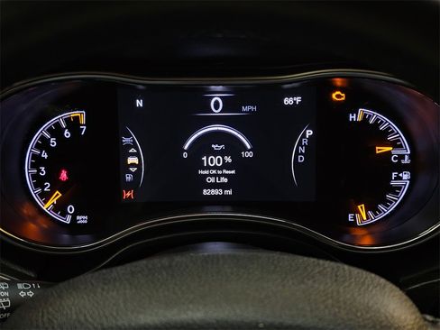 Used 2018 Jeep Grand Cherokee Altitude image 23