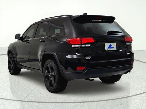 Used 2018 Jeep Grand Cherokee Laredo AWD/4WD image 5