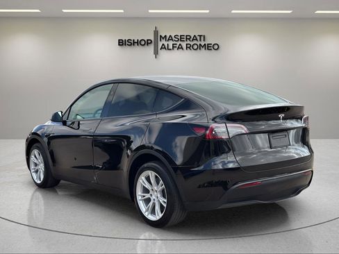 Used 2023 Tesla Model Y 2WD image 6