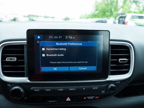 Used 2023 Hyundai Venue SEL FWD image 21