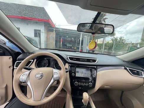 Used 2015 Nissan Rogue SL w/ SL Premium Package FWD image 4