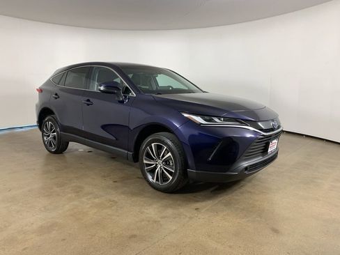 Used 2024 Toyota Venza LE AWD/4WD image 5