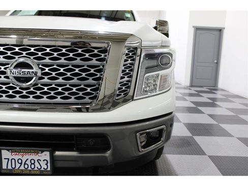 Used 2019 Nissan Titan Platinum Reserve w/ Platinum Utility Package image 8