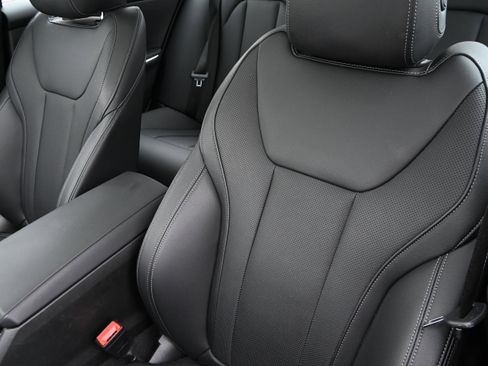 Certified 2024 BMW 330i 330i w/ Premium Package image 9