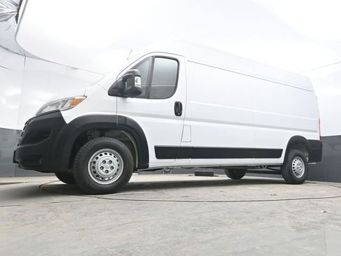Used 2025 RAM ProMaster 2500 w/ Convenience Group image 29