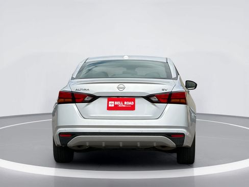 Used 2024 Nissan Altima 2.5 SV FWD image 5
