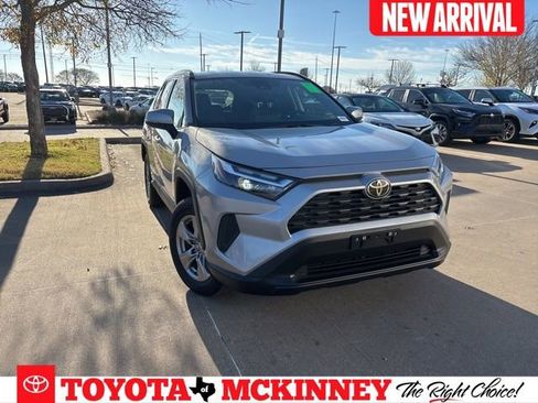 Used 2025 Toyota RAV4 XLE image 1