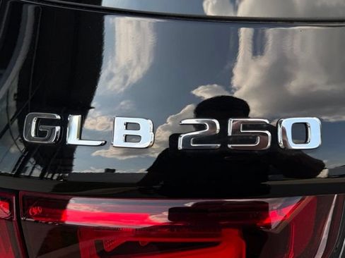Used 2023 Mercedes-Benz GLB 250 4MATIC image 9