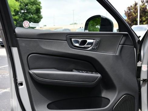 Certified 2025 Volvo XC60 B5 Plus AWD/4WD image 11
