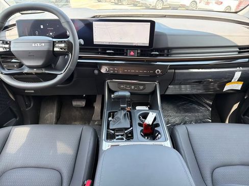 New 2027 Kia Carnival SX Prestige FWD image 9