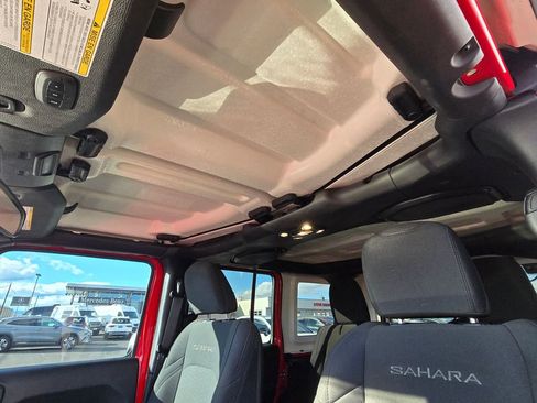 Used 2020 Jeep Wrangler Unlimited Sahara image 23