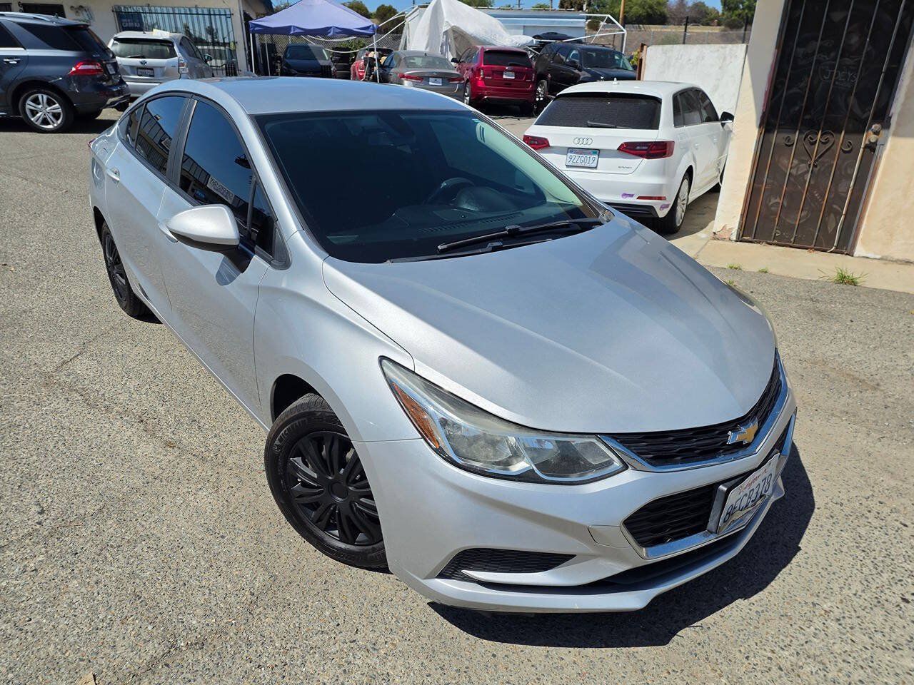 Used 2018 Chevrolet Cruze LS FWD image 3