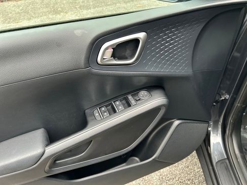 Used 2022 Kia Soul EX image 15