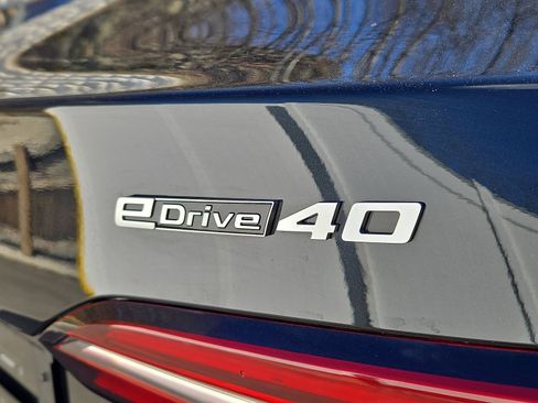 Used 2024 BMW i5 eDrive40i w/ Premium Package image 32