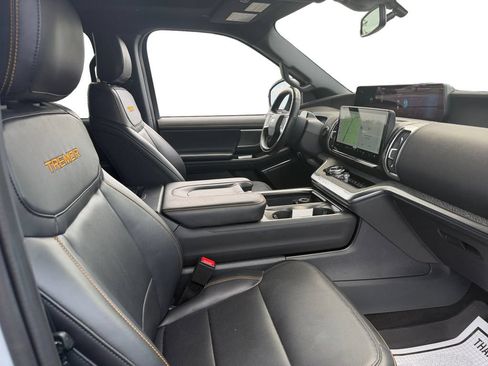 Certified 2025 Ford Expedition Tremor AWD/4WD image 20