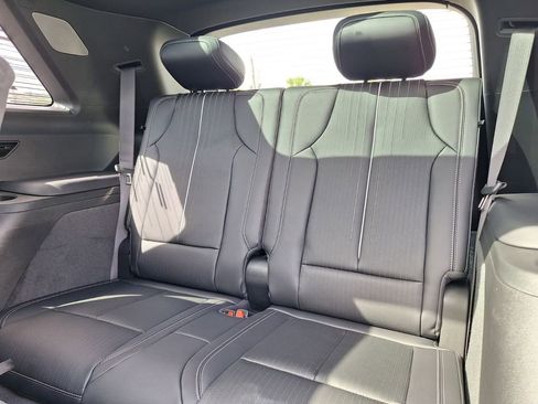 New 2026 Cadillac Vistiq Luxury image 13