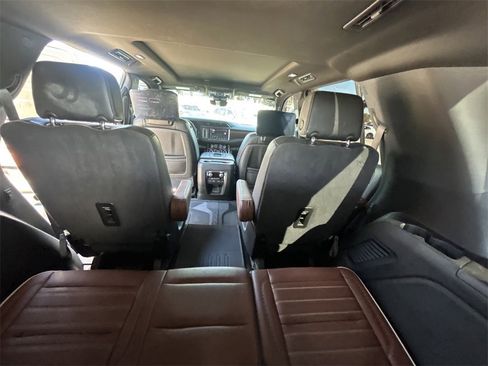 Used 2024 GMC Yukon Denali Ultimate image 16