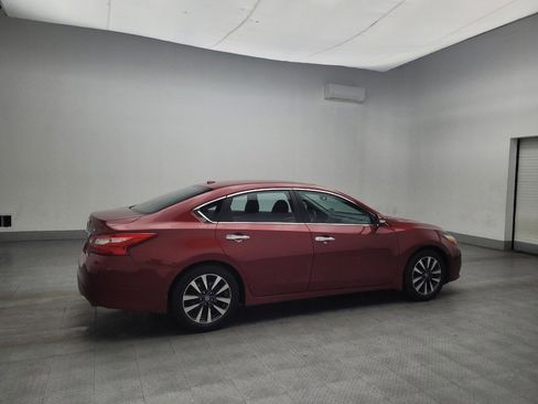 Used 2017 Nissan Altima 2.5 SV w/ Convenience Package image 10