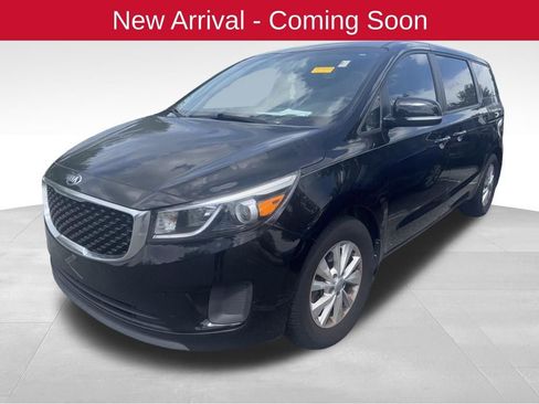 Used 2016 Kia Sedona L image 2