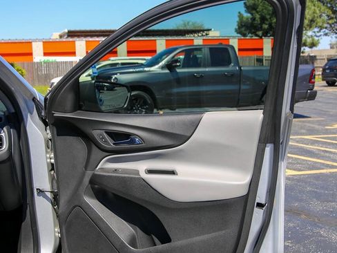 Used 2020 Chevrolet Equinox LS FWD image 15