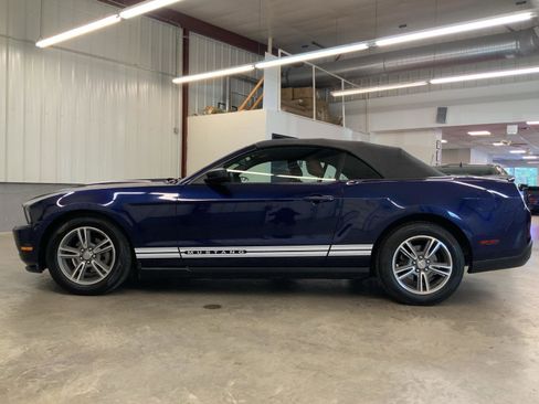 Used 2010 Ford Mustang Premium RWD image 40
