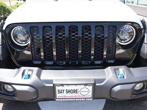 Used 2023 Jeep Wrangler Unlimited w/ Cold Weather Group AWD/4WD image 18